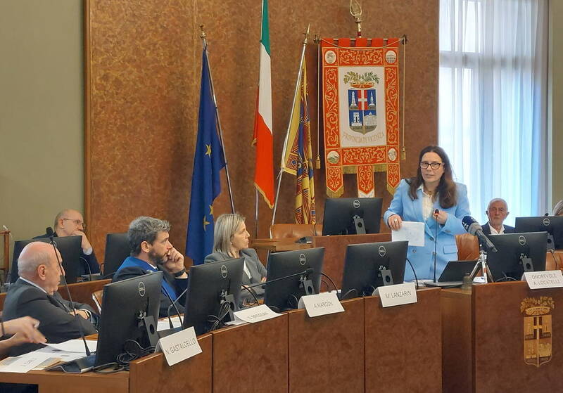  Ministro per le disabilità Foto 4